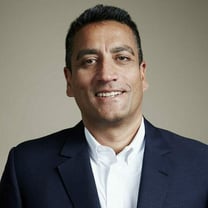 Burberry remplace son patron Jonathan Akeroyd après de nouvelles "performances décevantes"