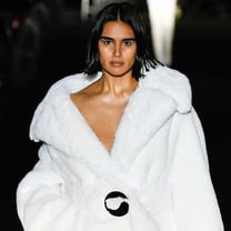 Coperni: desfile em drive-in no interior da AccorArena