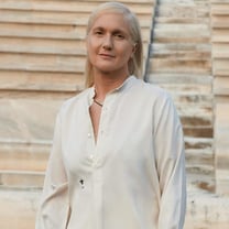 Maria Grazia Chiuri commenta la sua cruise collection metafisica per Christian Dior