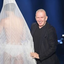 法国著名设计师 Jean Paul Gaultier 宣布告别个人同名品牌，巴黎时装周将上演谢幕大秀