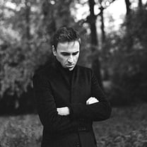 Raf Simons traslada el desfile de su firma a la NYFW