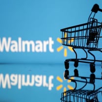 US retailers stuck with excess stock offer bargains as holiday season nears