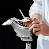 Capri Holdings s’empare du fabricant de chaussures toscan Sicla