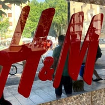 Central Saint Martins students win H&M sustainable fashion/journalism award