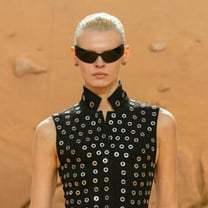 Paris Fashion Week: a mulher é poderosa na Off-White e delicada na Shang Xia