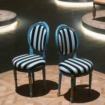 "Chaise médaillon" de Christian Dior revisitada por 17 artistas e designers