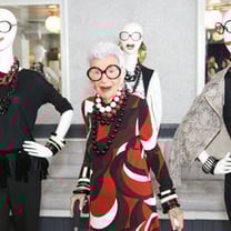 Iris Apfel lança coleção em parceria com a Macy's