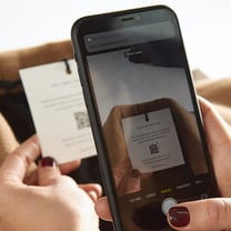 YNAP amorce le traçage des vêtements avec ses marques propres