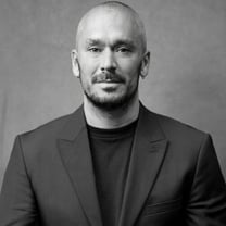 Versace: Mathieu Baboulène é o novo diretor global de Comunicação