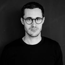Fear of God assume l'ex patron di Jacquemus, Bastien Daguzan