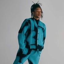 Paris célèbre la créativité asiatique avec Issey Miyake, Sean Suen et Yohji Yamamoto