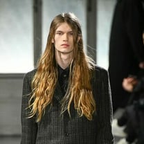 ワイズ フォー メンが13年振りにカムバック、パリで披露