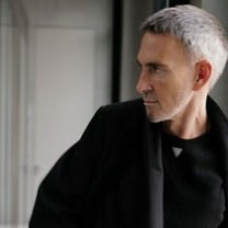 L’etichetta di menswear Neil Barrett affida la produzione all’italiana HIM Co.
