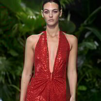 Michael Kors apresenta resort urbano