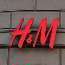 Schlechtes Wetter belastet Geschäft von H&M