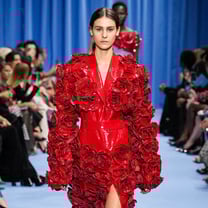 PFW: il cool minimale di Courrèges, lo spirito retrò e le rose di Balmain
