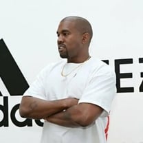 早报| Yeezy将不会与adidas和Gap续约；香港卓悦化妆品店创始人被申请破产