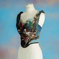 Os famosos espartilhos de Vivienne Westwood ganham retrospectiva em Paris e Londres