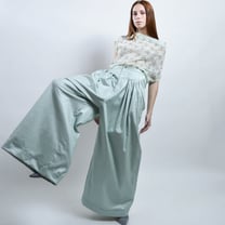 Subversión y una oda a la imperfección, la "anti-moda" regresa a las pasarelas
