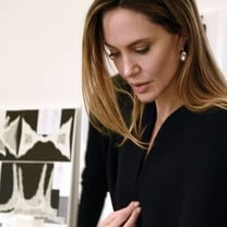 Chloé раскрыл подробности коллаборации с Atelier Jolie