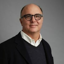 Andrea Guerra asumirá la dirección del grupo Prada en enero