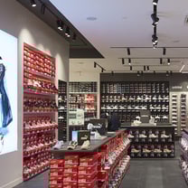 Deichmann eröffnet größte deutsche Filiale in München