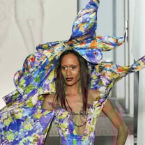Weinsanto eröffnet die Paris Fashion Week