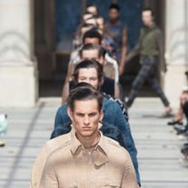Desfiles Masculinos: Paris se renova com suavidade