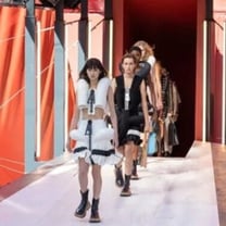 LVMH财报速递 | 中国市场仍未恢复，美妆和香水部门表现最差，时装皮具部门收入大涨22%