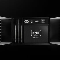 「ザ・ウールマーク・カンパニー」がカール・ラガーフェルドを追悼、ニットアイテム製作キットを777個無料配布