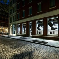 ヨウジヤマモトがニューヨーク初の直営店をオープン、アメリカ事業拡大の契機に