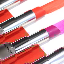 Cosmetics maker Revlon to buy Elizabeth Arden in $870 million deal