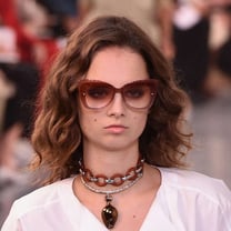 Kering Eyewear anuncia parceria com a Chloé