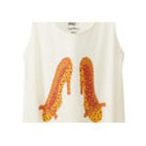 MoMAセレクトの草間彌生アート作品がユニクロのTシャツに