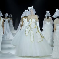 Viktor&Rolf y Marchesa dotan de brillo internacional la Barcelona Bridal Fashion Week