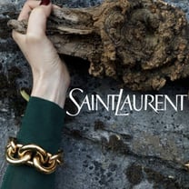 Saint Laurent 推出首个高级珠宝系列：“融合了品牌的前瞻性及卓越的巴黎品质”