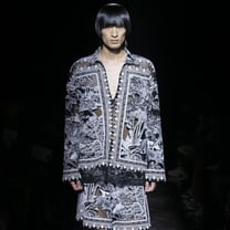 Ultime dalla Paris Fashion Week: moda fantastica da Taakk; lealtà da Ludovic de Saint Sernin