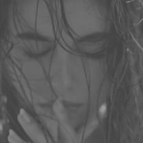 Zara lança coleção com a modelo Kaia Gerber