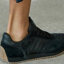 Keds entra no universo do luxo com colaboração com Altuzarra