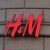 Rede têxtil sueca H&M planeja entrar no Brasil em 2025