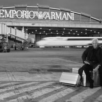 Giorgio Armani presentará el próximo desfile de su línea Emporio en un aeropuerto de Milán
