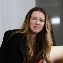 「ユニクロ」クリエイティブディレクターにクレア・ワイト・ケラーが就任