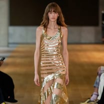 Sabato alla NYFW: Monse, Khaite, Jonathan Simkhai, e Sergio Hudson