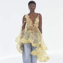 Ultimo giro per la Paris Fashion Week: Zimmermann, Delvaux e Paula Canovas del Vas