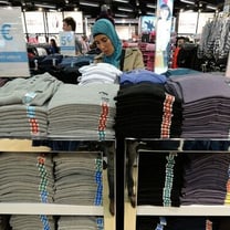 Faillites ou succès insolents: les deux visages du prêt-à-porter en France