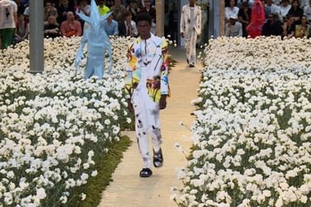 Off-White : Spring/Summer 2020 Fashion Show in Paris (with interviews)