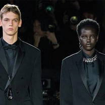 Berluti: Alfaiataria polida em uma estreia elegante de Kris Van Assche