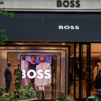 Hugo Boss, affecté par un secteur du luxe en berne, pourrait reporter ses objectifs 2025