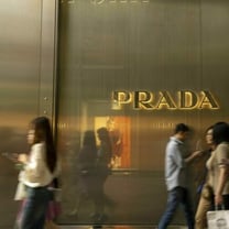 Prada aumenta sus beneficios gracias a la demanda de lujo en Asia y Europa