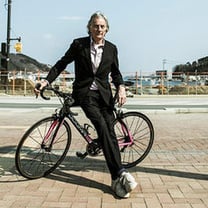 "自転車好き"ポール・スミスが「ツール・ド・東北」の公式ジャージをデザイン